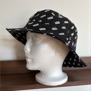 L/XL Vans Bucket Hat